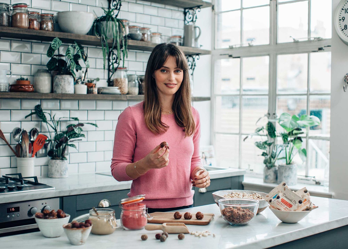 blogger, deliciously ella in kitchen